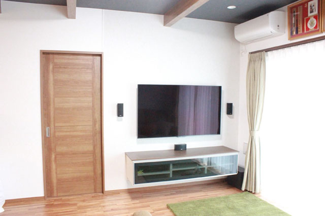 新築一般住宅物件の施工 備え付けテレビ・テレビ台